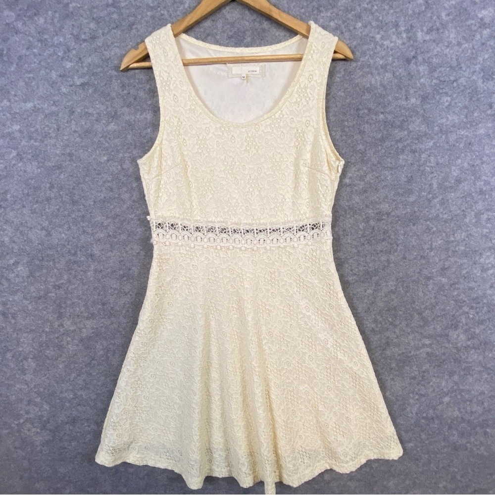 A'reve Lace A-line Dress Size M Pale Yellow Sleeveless Above Knee Cottagecore